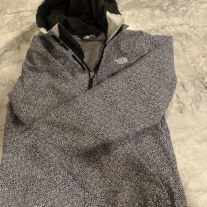 Size 10/12 girls north face shell